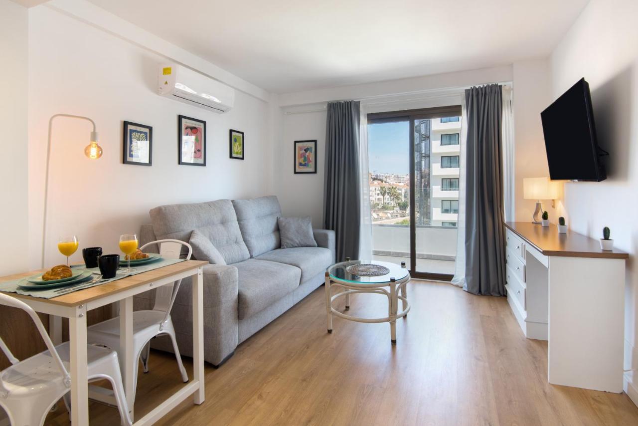 Aloha Puerto Private Apartment 1St Line Carihuela Beach Torremolinos Dış mekan fotoğraf